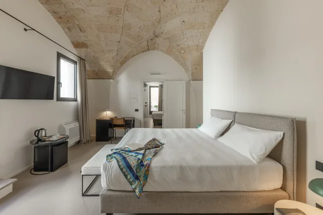 غرفة صغيرة، Arco Vecchio 1/1