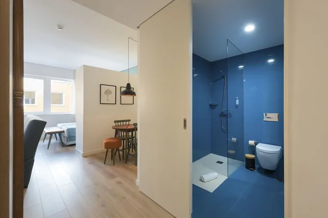 استوديو عائلي بسريرين منفصلين بإطلالة على الحديقة مع أريكة، Bloom House by Sweet Porto 3/5