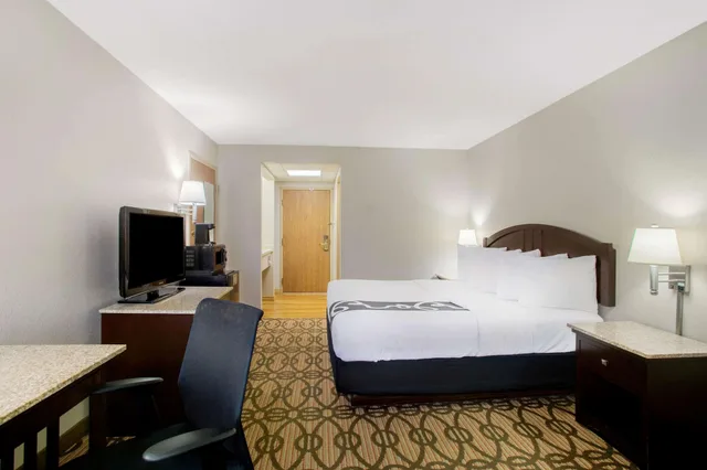 غرفة بسرير كينج، La Quinta Inn Springfield South 4/5