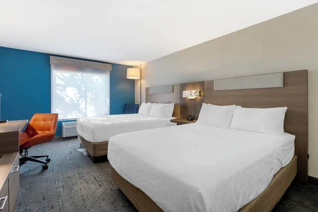 غرفة قياسية بسريرين كوين، Holiday Inn Express Hotel Suites the Villages 9/10