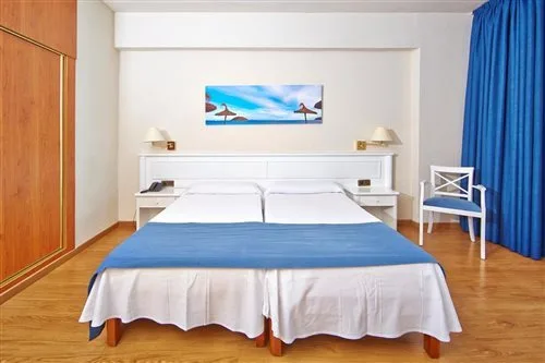 غرفة بسريرين منفصلين، Flamboyan Caribe Hotel & Spa 1/2
