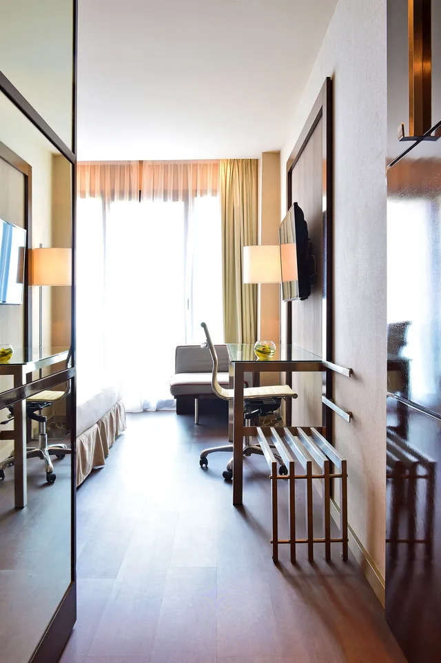 Standard, King and Twin Beds, Pestana Arena Barcelona 5/8