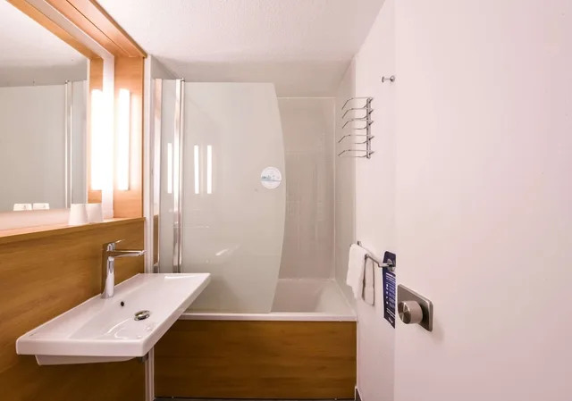 Next Generation, Standard, Double Bed، KYRIAD VILLENEUVE SAINT GEORGES 4/4