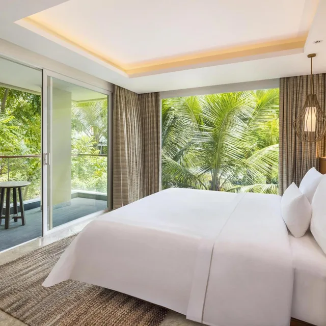 جناح جونيور عائلي بسرير كينج بإطلالة على الحديقة بشرفة، The Westin Resort & Spa Ubud Bali 2/2
