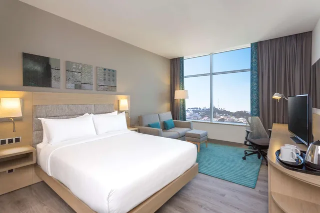 غرفة عائلية بسرير كوين مع أريكة، Hilton Garden Inn Tanger City Center 2/7