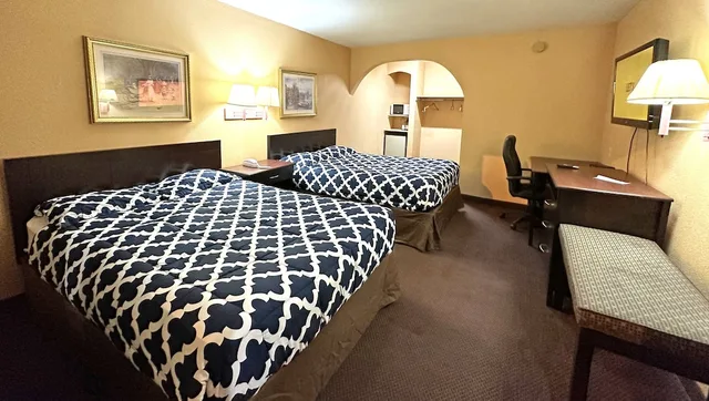 غرفة بسريرين كوين، Apollo Lodge and RV Park 1/10