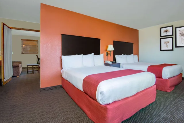 Luxury, Studio, Suite, King Bed, AmericInn by Wyndham Ames 2/7