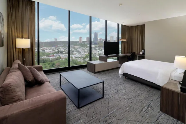 جناح بإطلالة على الجبل بغرفة نوم واحدة في طابق مرتفع، Holiday Inn Express Suites Monterrey Valle 3/9