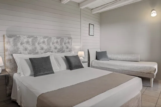 غرفة قياسية ثلاثية بسرير مزدوج وسرير فردي، Villa Felicia 1/7