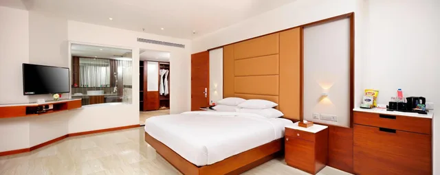 Presidential, Suite, King Bed, Ramada Resort by Wyndham Kochi 3/5