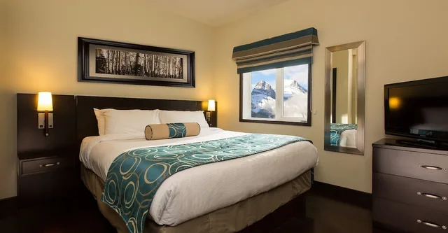 2 Bedrooms, Suite, King and Queen Bed, Grande Rockies Resort Bellstar Hotels Resorts 4/9