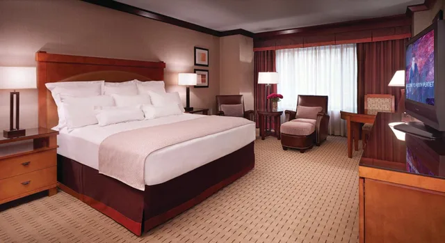 غرفة سوبيريور بسرير كينج، Ameristar Casino Resort Spa Black Hawk 2/2