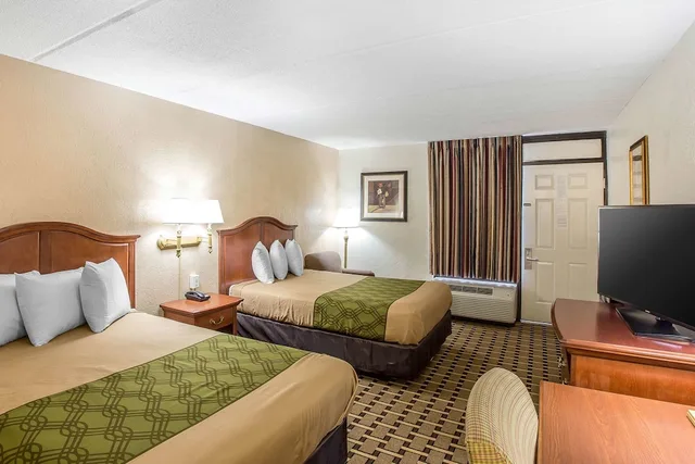 غرفة بسريرين مزدوجين لذوي الإعاقة، Econo Lodge Savannah Midtown 1/5