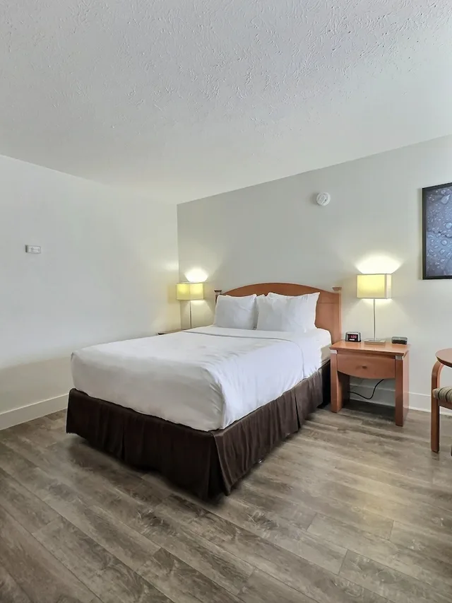 غرفة قياسية بسرير كوين، Quality Inn Rouyn-Noranda 4/10