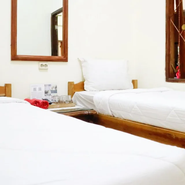 غرفة قياسية بسريرين منفصلين، OYO 465 Alam Citra Bed & Breakfast 1/7