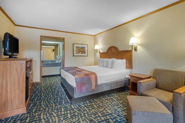غرفة قياسية بسرير كينج للمدخنين، SureStay by Best Western Kansas City Country Inn North 2/10