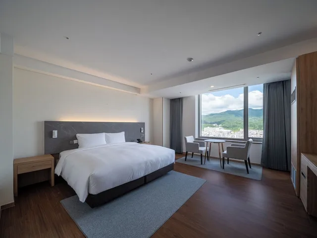 Fitness, Deluxe, King Bed, Indoor Pool، Enford Hotel 2/3