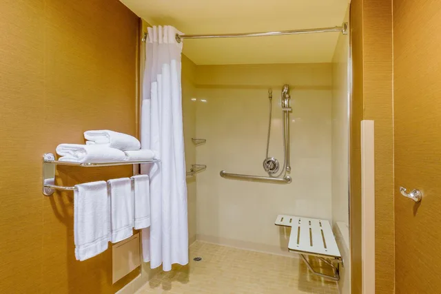 جناح تنفيذي، Holiday Inn Torrance 5/5