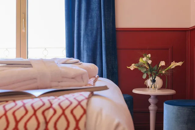 غرفة بانورامية بسرير كوين بإطلالة على البحر، Hotel Du Petit Palais 6/8