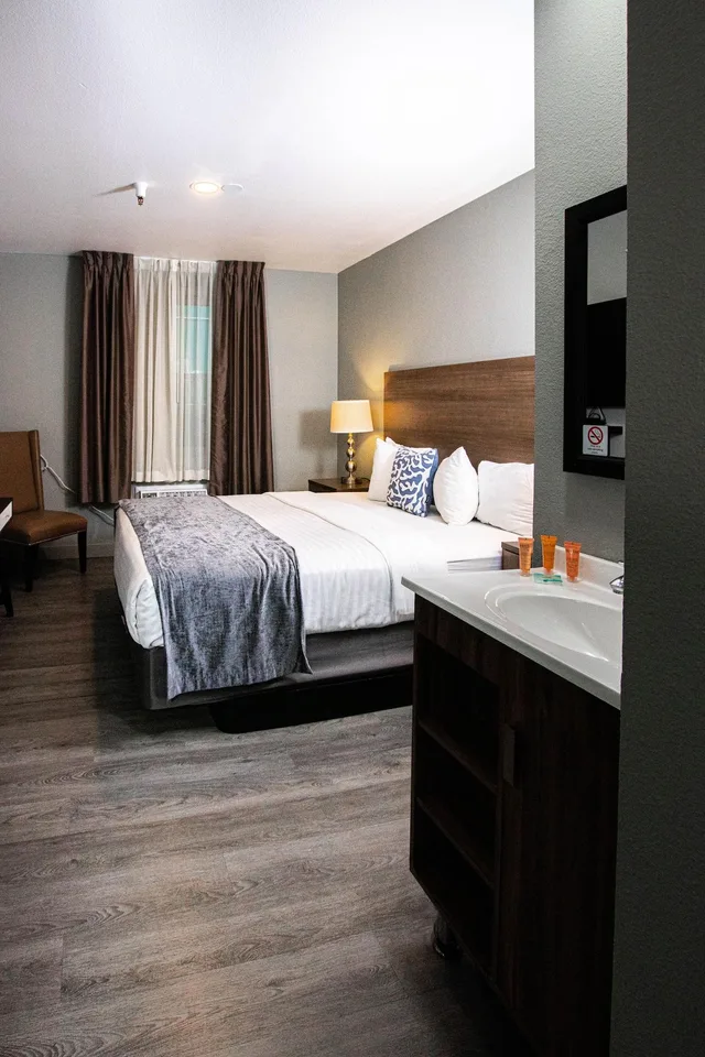 Room, King Bed, Urban Boutique Hotel 2/10