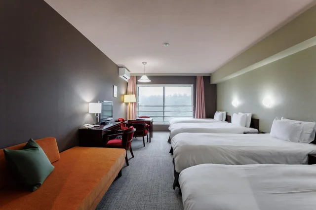 غرفة بأربعة أسرّة، Tsumagoi Prince Hotel 1/2