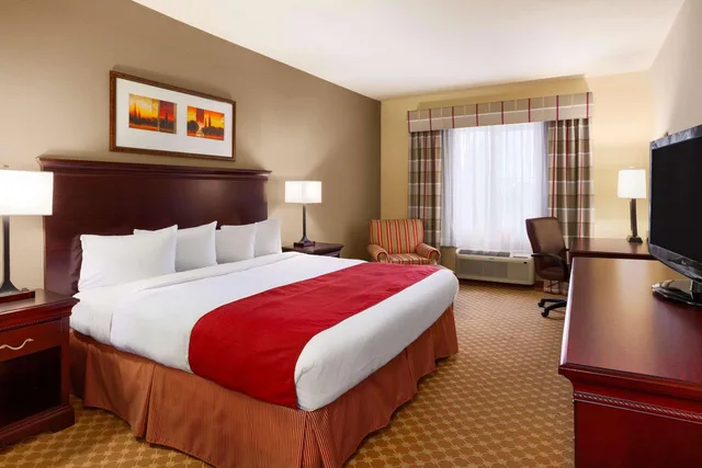 Suite, Accessible, Country Inn Suites By Radisson College Station Tx 1/2