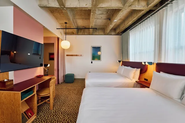 Renovated, 2 Queen Beds، STILE Downtown Los Angeles by Kasa 3/10