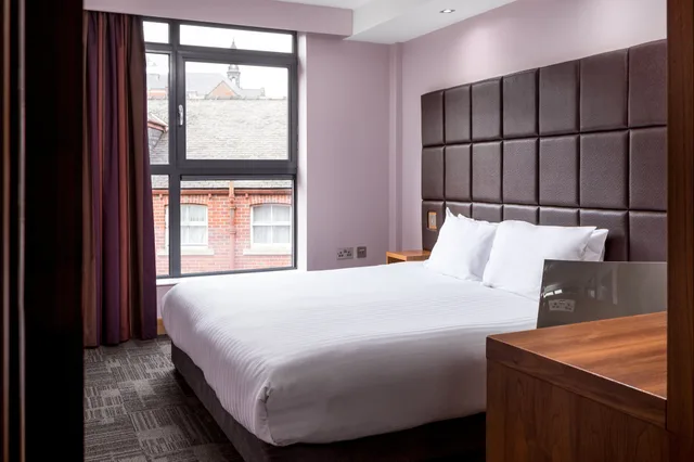 Liberty, Suite, Double Bed، Roomzzz Leeds City Centre 1/6
