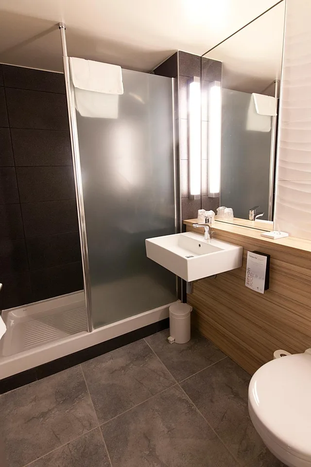 Room, Double Bed, Hotel Campanile Clermont Ferrand Sud - Aubiere 7/8