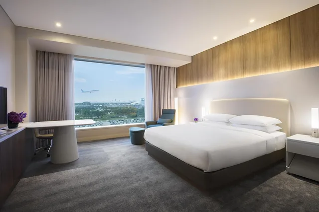 Room, King Bed, Airport View, West Tower، Grand Hyatt Incheon 4/6