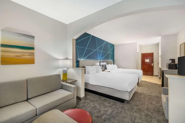 جناح بسريرين كوين مع أريكة، City Express by Marriott Redmond Airport 3/3