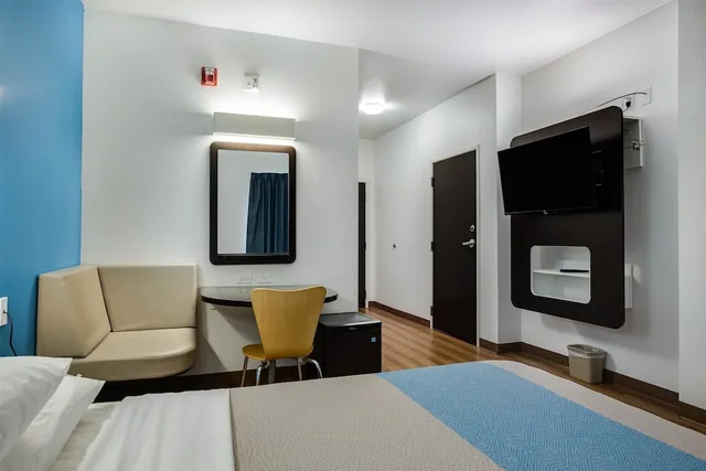 غرفة ديلوكس بسرير كوين، Motel6 Poplar Bluff, MO 5/8