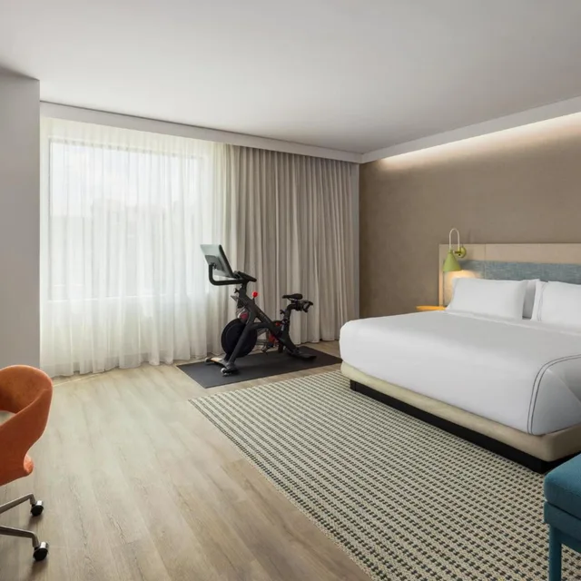 Premium, King Bed, Peloton, Accessible، Even Hotel Orlando Universal Blvd By Ihg 4/5