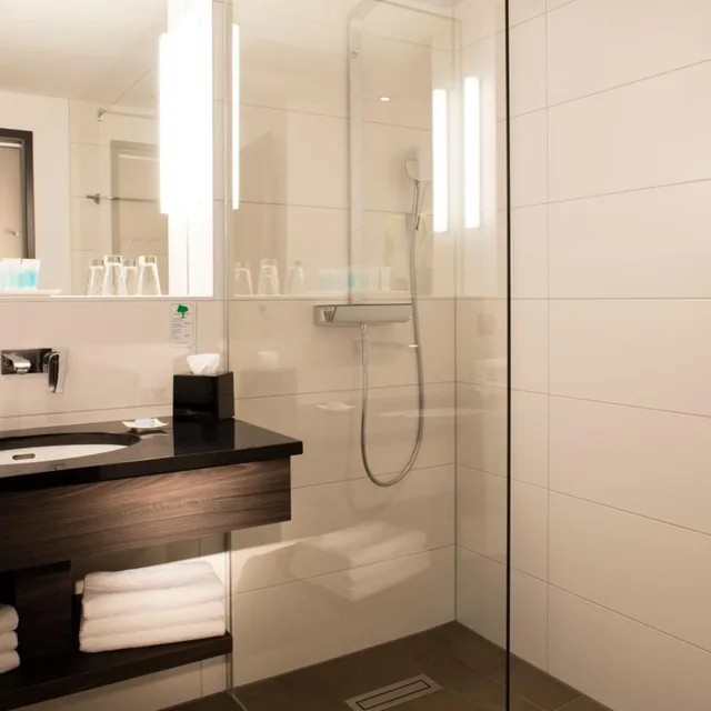 Suite, Vital Hotel Frankfurt 1/2