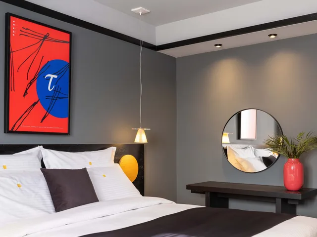 Escape, City, Deluxe, Suite, Queen Bed, Sofa، 3 Pines Design Living 2/3
