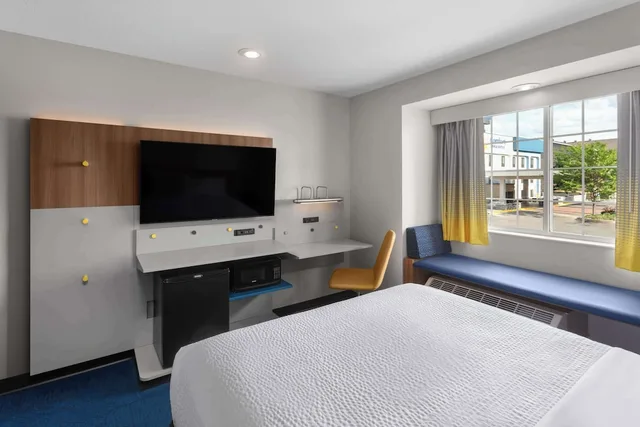 جناح استوديو بسرير كوين، Microtel Inn Suites by Wyndham Rapid City 3/5