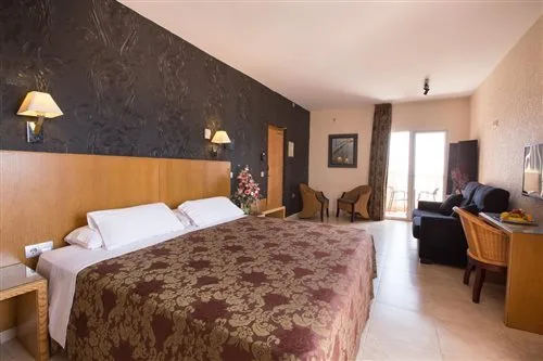 غرفة بسرير مزدوج أو سريرين منفصلين بشرفة، Alba Seleqtta Hotel Spa Resort 1/1