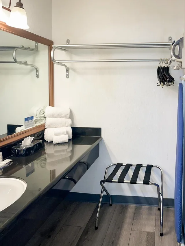 غرفة قياسية بسرير كوين، GreenTree Hotel and Extended Stay Channelview I-10 1/2