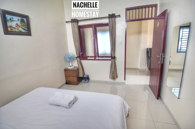 غرفة قياسية بسرير كوين بحمام مشترك، Berastagi Nachelle Homestay 2/6