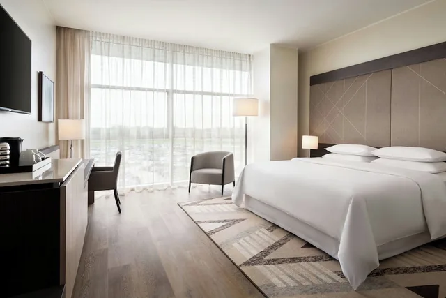 غرفة ديلوكس بسرير كينج، Sheraton Milan Malpensa Airport Hotel & Conference Centre 2/3