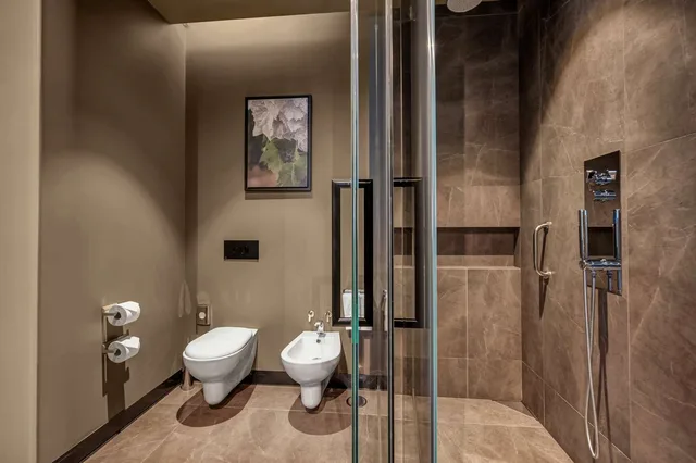 جناح جونيور، Hilton Porto Gaia 3/5