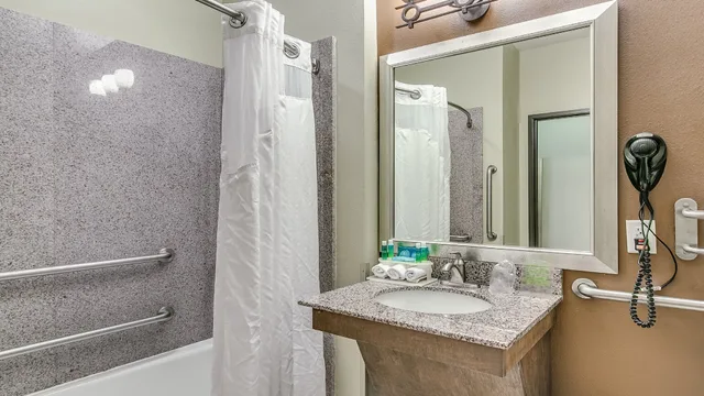 غرفة قياسية بسريرين مزدوجين لذوي الإعاقة، Holiday Inn Express & Suites Lubbock Southwest - Wolfforth 6/6