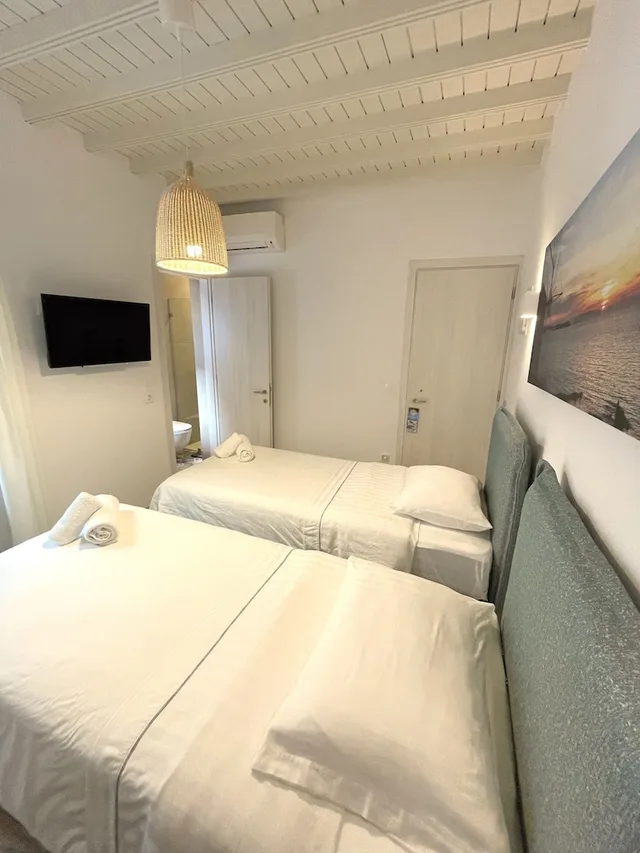Serenity, Economy, Double or Twin Bed, Ground Floor، Hotel Lefteris 2/6