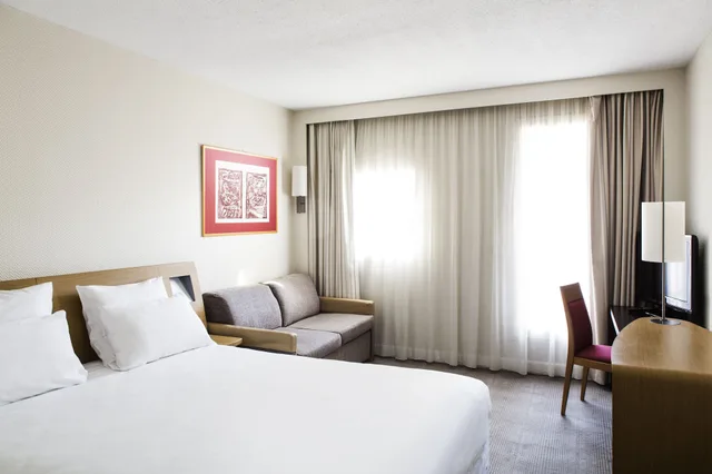 غرفة كلاسيكية بسرير مزدوج مع أريكة، NOVOTEL GRENOBLE CENTRE 1/10
