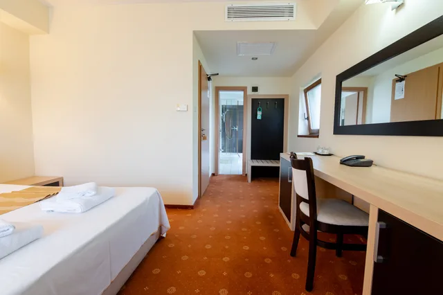 غرفة بزنس بسرير مزدوج، Oxford Inns Suites 5/8
