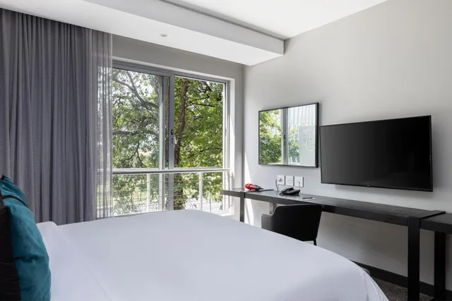 Standard, King Bed, The Capital Empire 8/10