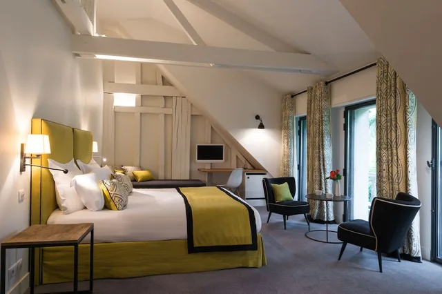 Pavilion, Queen Bed، Domaine de la Tortiniere 4/10