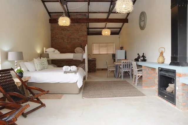 Family Suite, Deluxe, A Hilltop Country Retreat 3/4