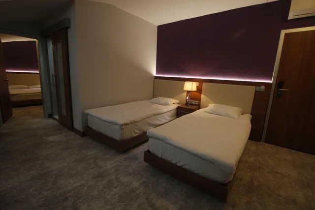غرفة عائلية بحمام مشترك، Business Palas Hotel 3/4