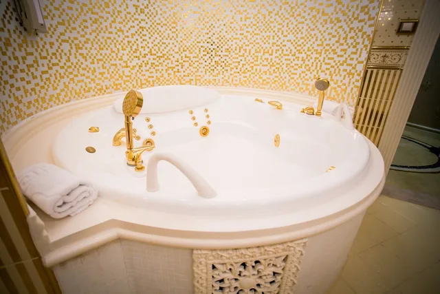 2 Bedrooms, Panorama, Suite, King Bed، Shamakhi Palace Sharadil Hotel 3/3